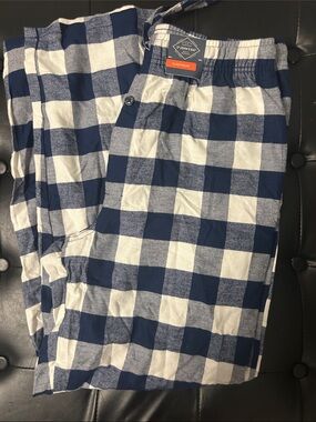 St. John's Bay Navy & White Plaid Men's Sleep pants
